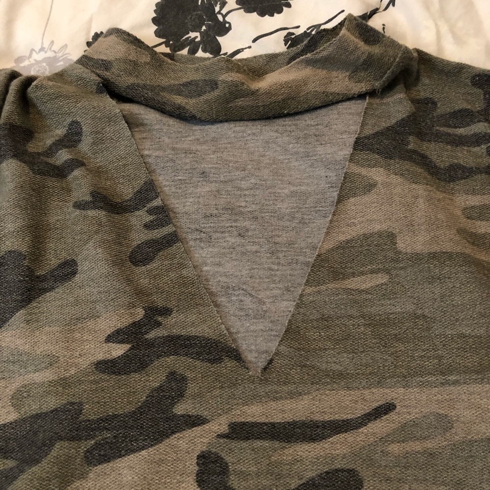 Top - Picture 2 of 3